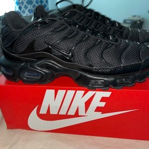 Nike Air Max Plus Triple Black